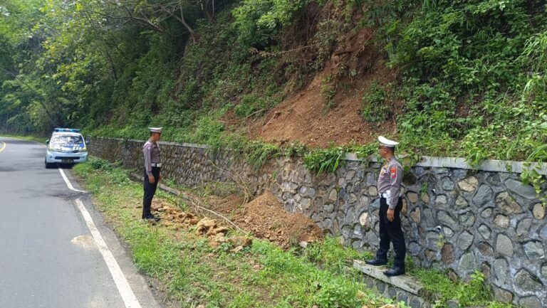 Polres Ponorogo Survai Jalur Perbatasan Jelang Operasi Lilin Semeru 2024