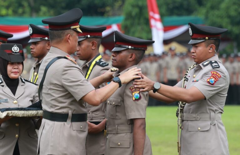 Kapolda Jatim Lantik 900 Bintara Polri Baru, Siap Mengabdi untuk Negeri