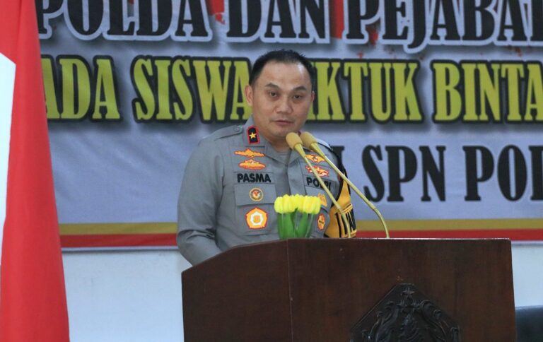 Wakapolda Jatim Beri Pembekalan Pengantar Tugas Siswa Diktuk Bintara Polri Gelombang II/2024 di SPN