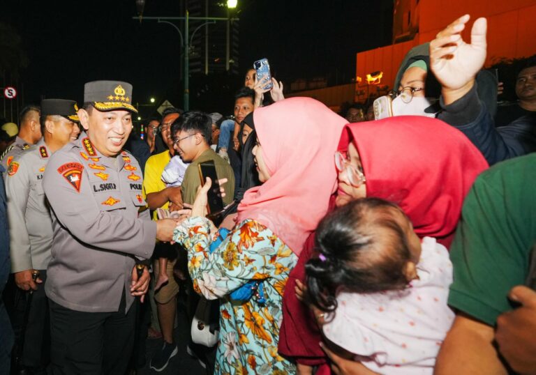 Kapolri Cek Pengamanan Perayaan Momen Tahun Baru 2025 di Bundaran HI