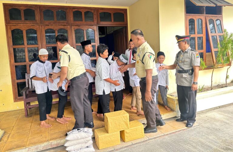 Peduli Sesama Polres Ngawi Gelar Baksos Peringati Hari Satpam ke-44