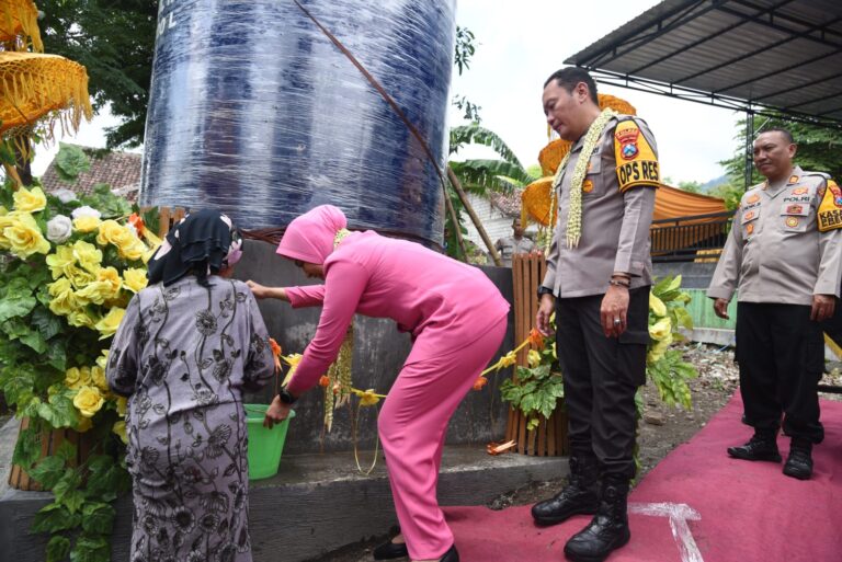 Polres Bondowoso Bangun Sumur Dalam di Desa Rawan Kekeringan Saat Musim Kemarau