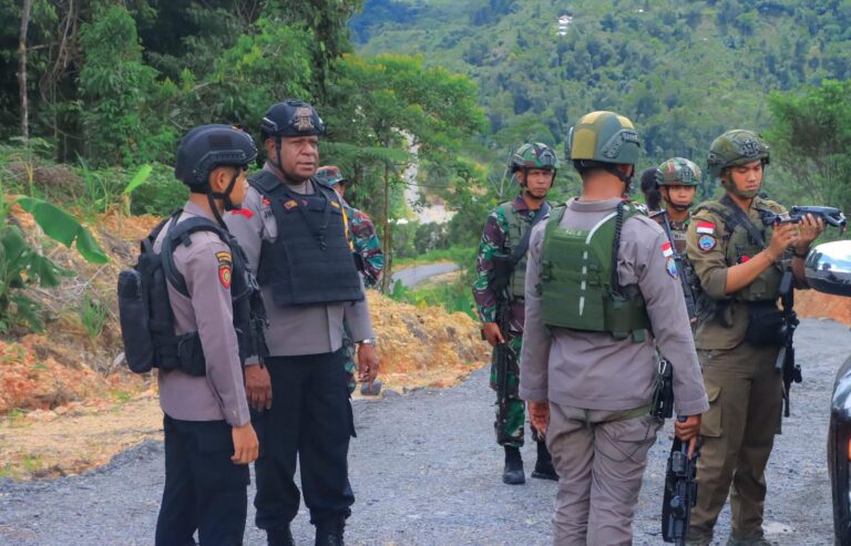 Polri-TNI dan Satgas Ops Damai Cartenz-2025 Gelar Patroli Besar untuk Pulihkan Keamanan di Yalimo
