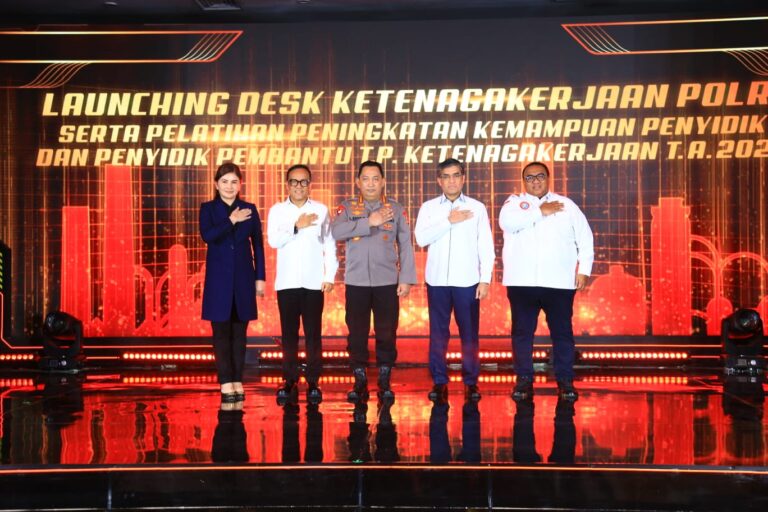 Kapolri Resmikan Desk Ketenagakerjaan Demi Beri Jaminan Perlindungan Kaum Buruh