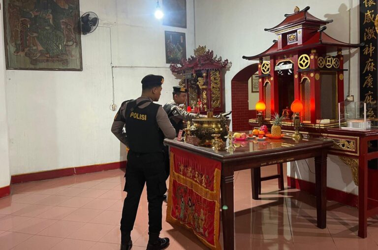 Polres Ngawi Siagakan Personel di Klenteng Sien Hien Kiong, Perayaan Imlek Berlangsung Kondusif
