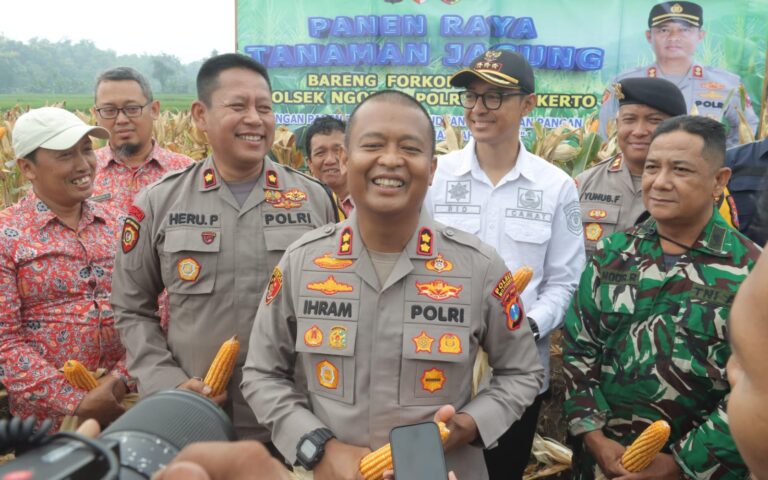 Polres Mojokerto Panen Raya Jagung Hasil Olah Lahan Tidur untuk Ketahanan Pangan