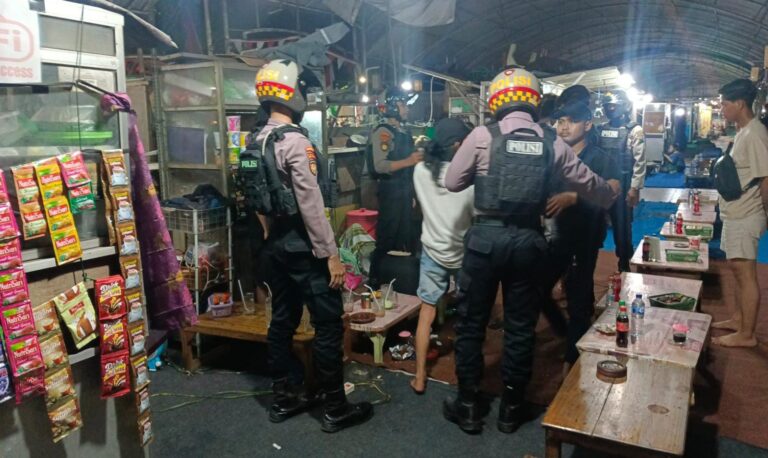 Patroli Perintis Presisi Polres Pelabuhan Tanjungperak Mitigasi Kamtibmas Jelang Ramadhan, 10 Pemuda Pesta Miras Diamankan