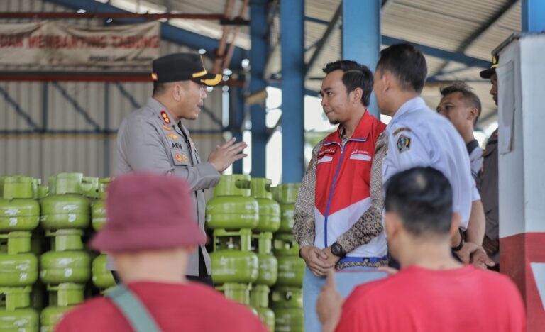 Polres Blitar bersama Pemkab Sidak SPBE Pastikan Stok Gas LPG 3 Kg Aman Jelang Ramadhan