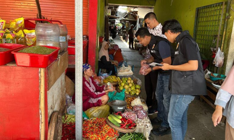Polisi Bersama TPID Kabupaten Bojonegoro Sidak Pasar Tradisoinal Jelang Ramadhan