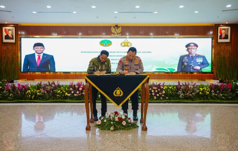 Polri-Kemenhut Tandatangani MoU, Komitmen Jaga Hutan Indonesia dengan Penegakan Hukum
