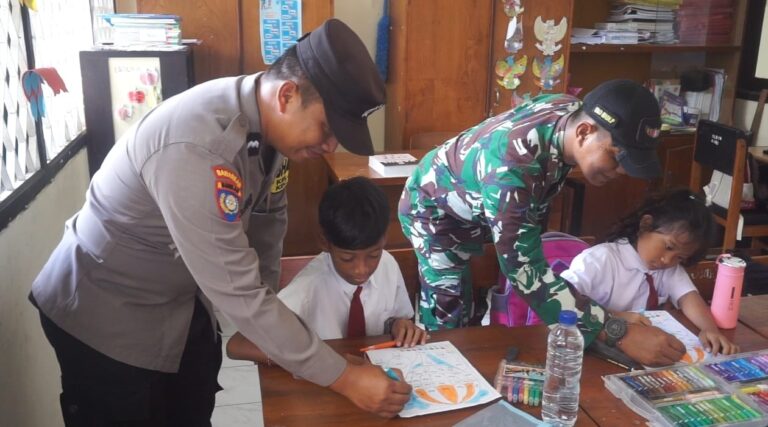 Kompak TNI-Polri di Trenggalek Semangati Pelajar SLB untuk Masa Depan Gemilang