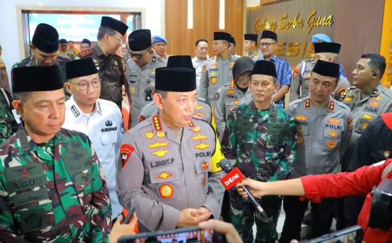 Perkuat Silaturahmi, Kapolri-Panglima TNI Hadiri Safari Ramadhan di Polda Lampung