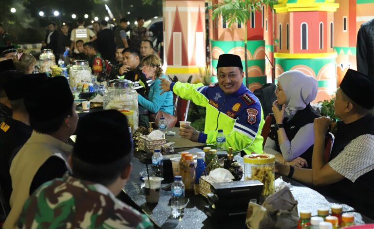 Polresta Malang Kota Sahur On The Road Bersama TNI Polri dan Forkopimda, Perkuat Sinergitas Menjaga Kondusivitas Jelang Idulfitri