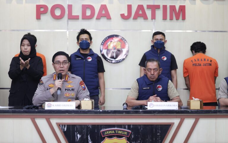 Polda Jatim Berhasil Ungkap Jaringan Narkoba Internasional 21 Kg Sabu Senilai 22 Milyar Disita