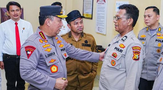 Apresiasi Personel Pemilik Pesantren Gratis, Kapolri “Perwirakan” Aiptu Jimmi