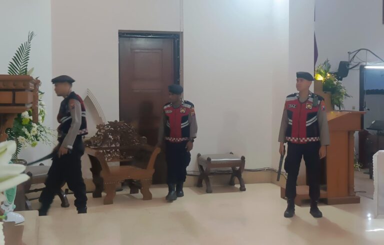 Polres Blitar Kota Lakukan Sterilisasi Gereja Jamin Keamanan Ibadah Rangkaian Paskah