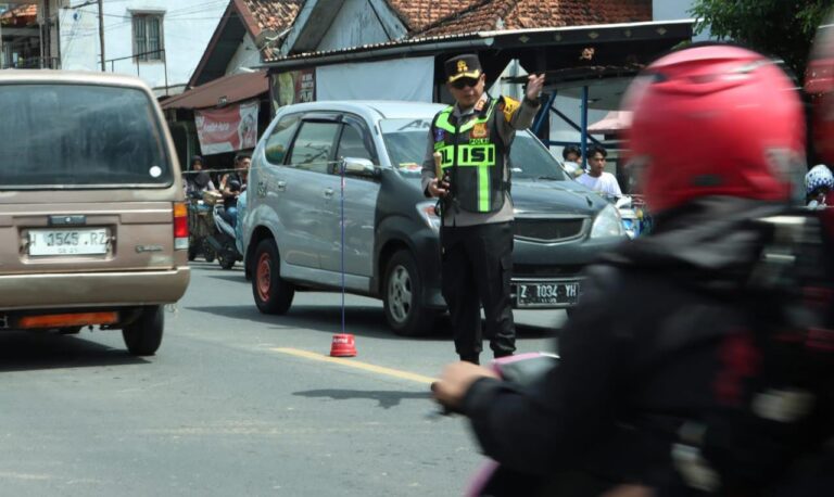 Puncak Arus Balik di Tanah Merah, Kapolres Bangkalan Bersama Tim Urai Turun ke Jalan