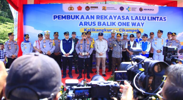 Kapolri Jelaskan Alasan Berlakukan One Way Nasional di Puncak Arus Balik Lebaran