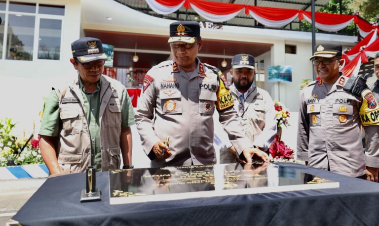 Kapolda Jatim Resmikan Pembangunan Sae Cafe di Polres Batu untuk Tingkatkan Pelayanan Publik
