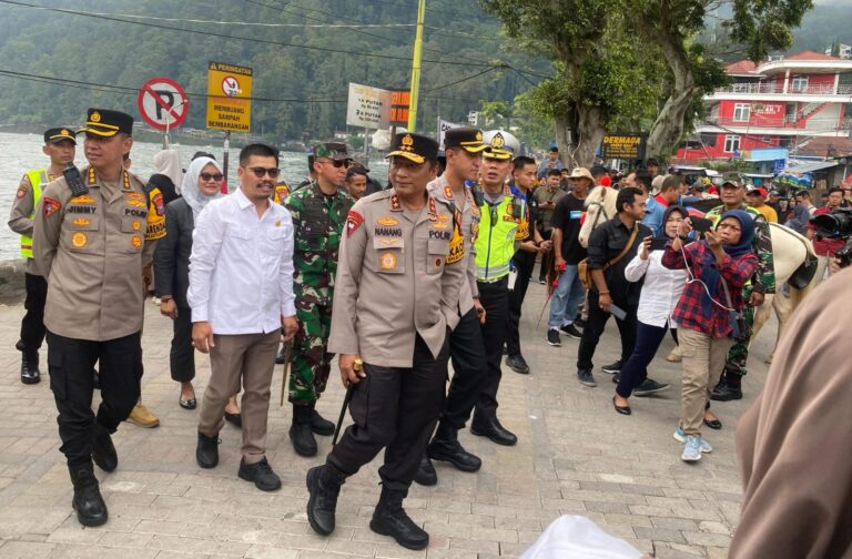 Kapolda Jatim Pantau Arus Balik Lebaran, Sekaligus Tinjau Objek Wisata di Magetan