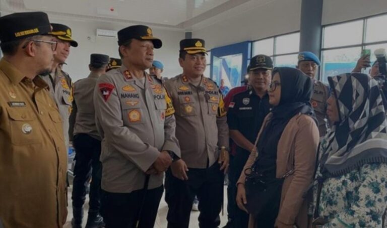 Hari Terakhir Ops Ketupat Semeru Kapolda Jatim Pantau Arus Balik di Terminal Arya Wiraraja Sumenep
