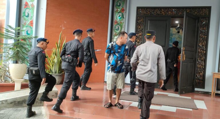 Polres Pamekasan Siagakan Personel di Gereja Pastikan Ibadah Paskah Aman