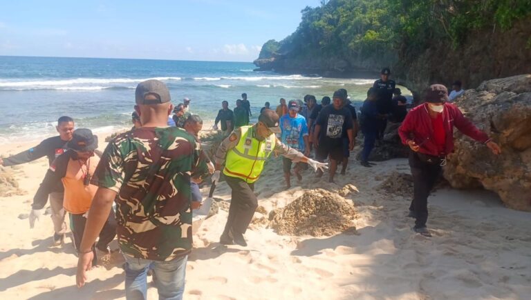 Polres Malang Tangani Insiden Laka Laut, Dua Nelayan yang Dihantam Ombak