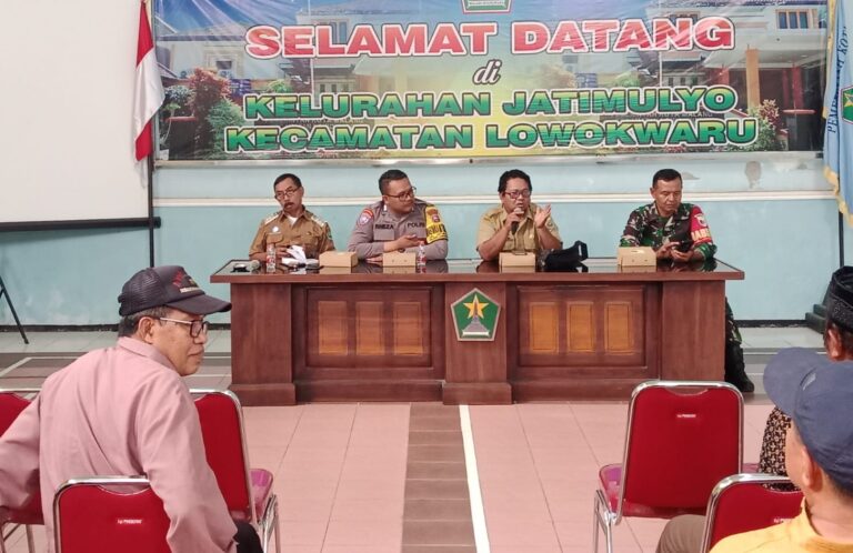 Peduli Lingkungan, Pak Bhabin Hadiri Musyawarah Permasalahan TPS di Wilayah Binaan