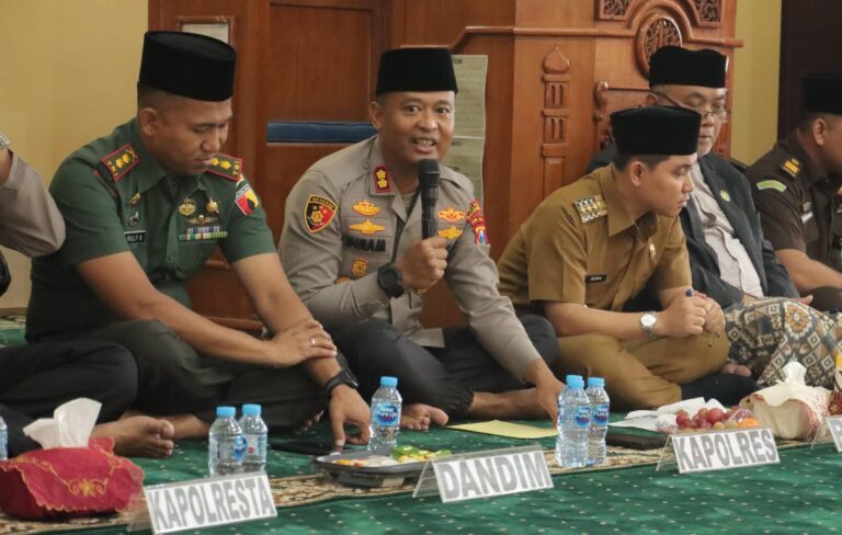 Perkuat Silaturahmi Polres Mojokerto bersama MUI Gelar Halal Bihalal