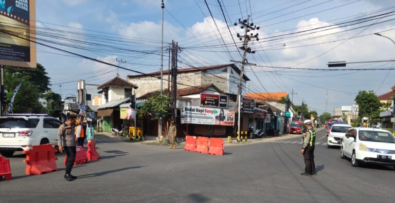 Polres Bojonegoro Tingkatkan Pengawasan di Jalur Perbatasan Pastikan Arus Balik Lebaran Lancar
