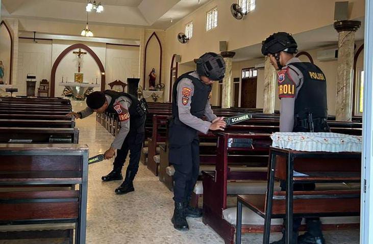 Amankan Ibadah Paskah, Polres Probolinggo Siagakan Personel di Gereja
