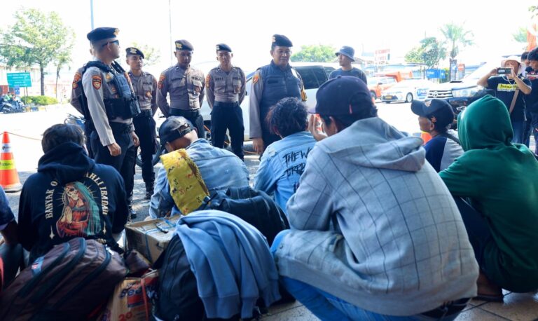 Gelar KRYD, Polda Jatim Patroli Skala Besar Cegah Aksi Premanisme