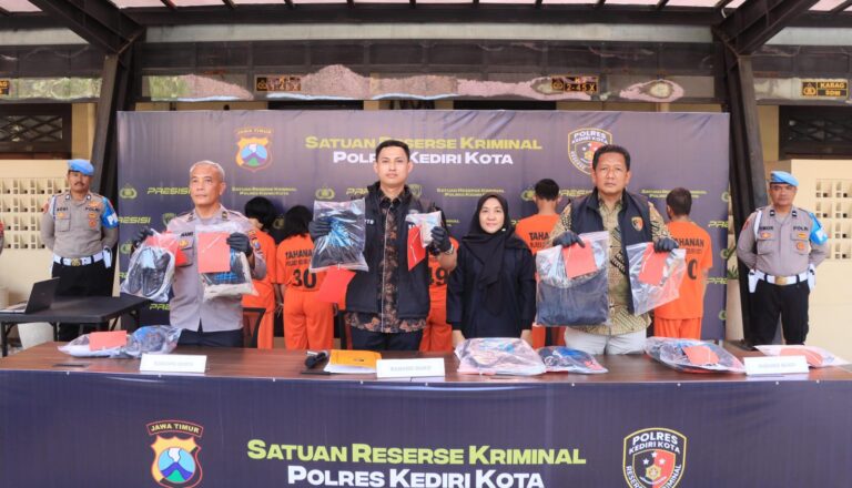 Polres Kediri Kota Berhasil Amankan 4 Wanita Komplotan Pencurian Lintas Provinsi yang Videonya Viral