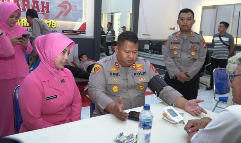 Sambut Hari Bhayangkara ke-79, 100 Personel Polres Pasuruan Donor Darah untuk Kemanusiaan