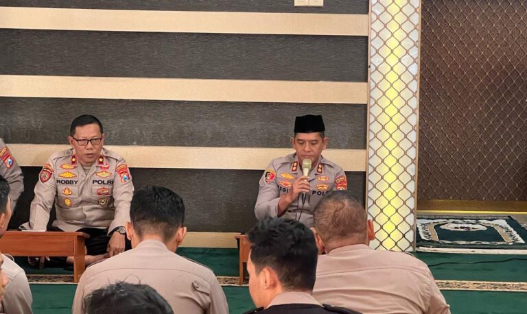 Polresta Banyuwangi gelar Dzikir dan Doa Bersama Sambut Hari Bhayangkara ke-79