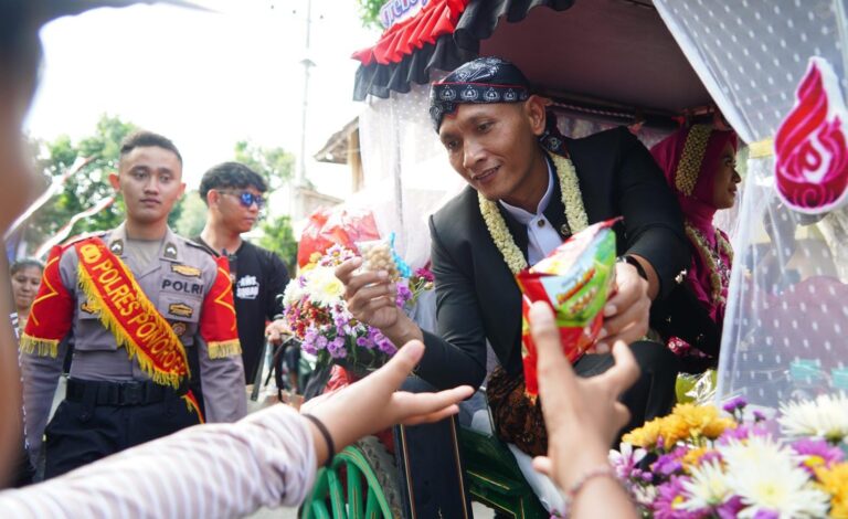 Polres Ponorogo Terjunkan 430 Personel Amankan Kirab Pusaka Grebeg Suro 2025