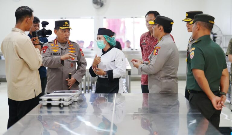 Kapolri Tinjau SPPG Polda Bali, Pastikan Dukung Program MBG Pemerintah