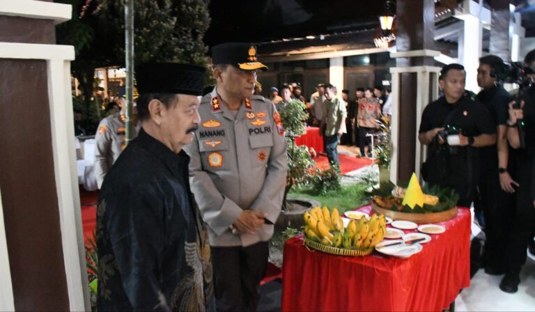 Kapolda Jatim Tinjau Pos Pam Aman Suro 2025 di Madiun Pastikan Kesiapan dan Dukungan Personel Pengamanan