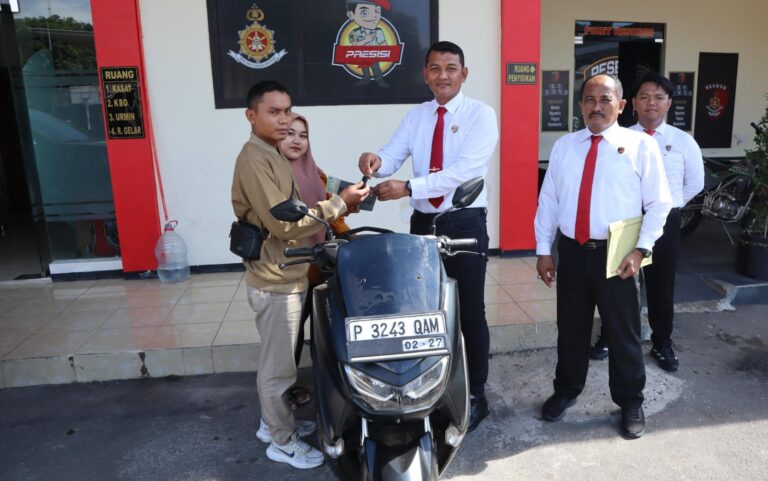 Bahagianya Korban Penggelapan di Bondowoso Saat Polisi Temukan dan Kembalikan Motornya Tanpa Biaya
