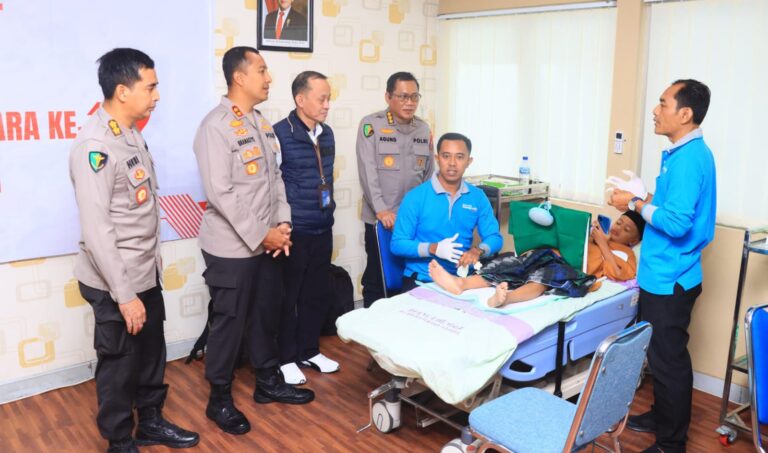 Kolaborasi Polres Kediri Kota Bersama RS Bhayangkara dan BTN Gelar Khitanan Gratis di Hari Bhayangkara ke-79