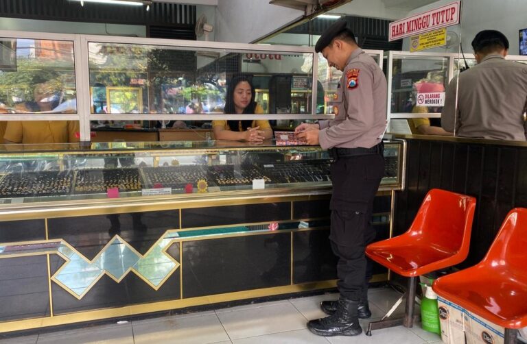 Samapta Polsek Klojen Intensifkan Patroli Dialogis, Cegah 3C hingga Kolaborasi Pengaturan Lalu Lintas di Jam Sibuk