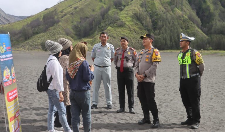 Polres Probolinggo Tingkatkan Patroli dan Pengamanan di Gunung Bromo saat Libur Idul Adha 2025