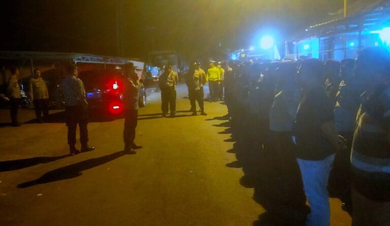 Polisi Pertebal Pengamanan Pengesahan 354 Warga Baru PSHT Cabang Pasuruan Berjalan Aman dan Kondusif