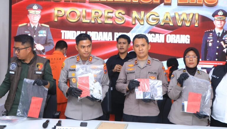 Polres Ngawi Berhasil Ungkap Kasus TPPO Dalih Adopsi 4 Tersangka Diamankan