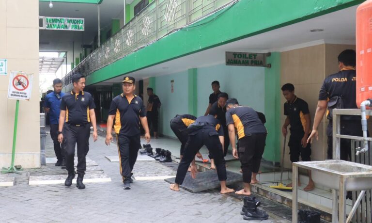 Sambut Hari Bhayangkara ke-79, Polres Bojonegoro Gelar Bakti Religi di Sejumlah Tempat Ibadah