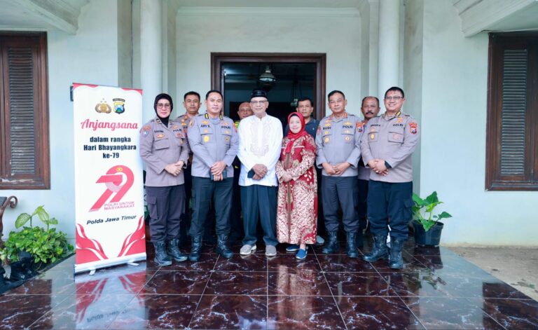 Peringati Hari Bhayangkara ke-79, Polda Jatim Anjangsana ke Purnawirawan Polri