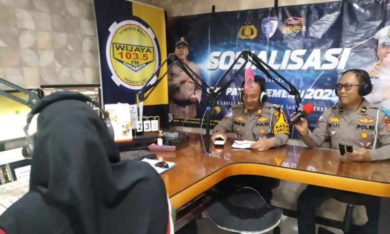 Bersama Media Polres Pelabuhan Tanjungperak Gencarkan Sosialisasi Operasi Patuh Semeru 2025