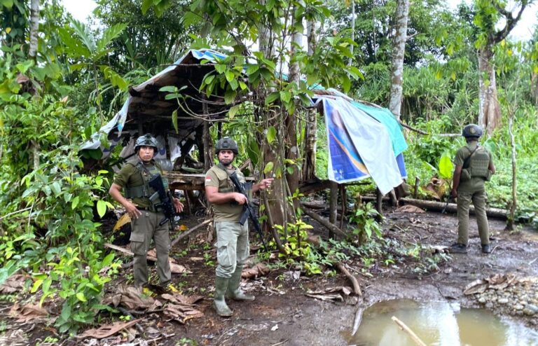 Respons Cepat Satgas Ops Damai Cartenz-2025 Menyelamatkan Warga Sipil Saat Percobaan Aksi Pembacokan Oleh OTK