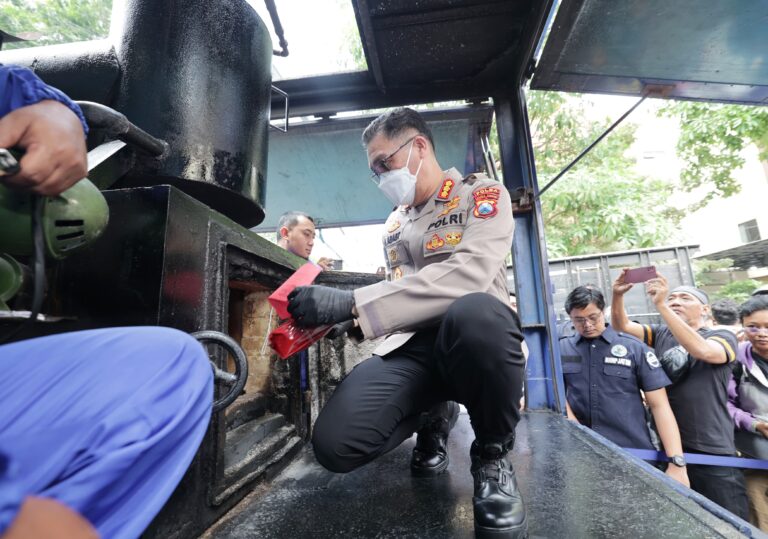 Polda Jatim Tegaskan Perang Terhadap Narkoba: 5,7 Juta Butir Narkotika Dimusnahkan, 3.022 Kasus Diungkap