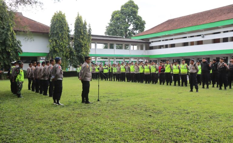 Kolaborasi Polisi dan TNI Amankan Pengesahan Warga Baru Perguruan Silat di Blitar
